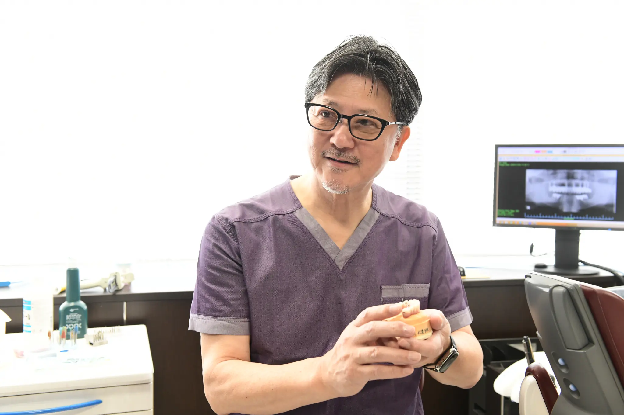 院長 村岡秀明
